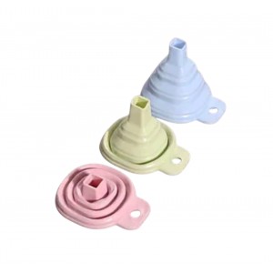 SH-032 Лейка силиконовая 7"6 см